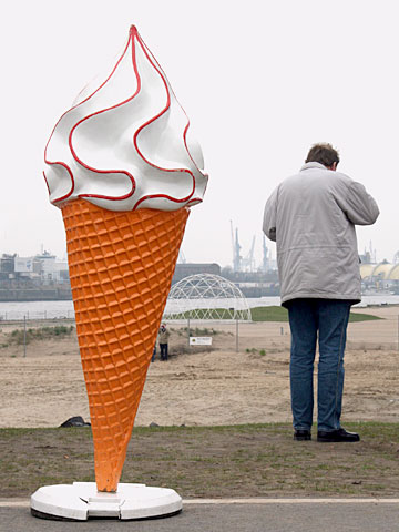Ice-cream cone 01